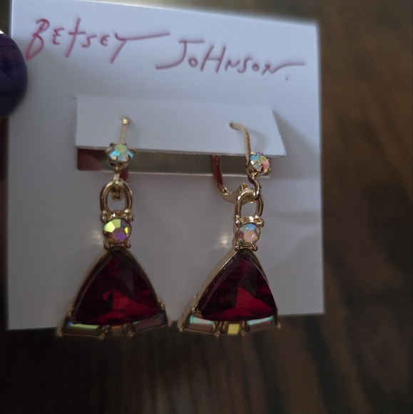 Betsey Johnson Santa Hat Drop Earrings! NWT! - Picture 10 of 11